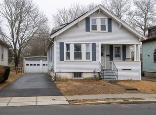 31 Hedge St, Fairhaven, MA 02719