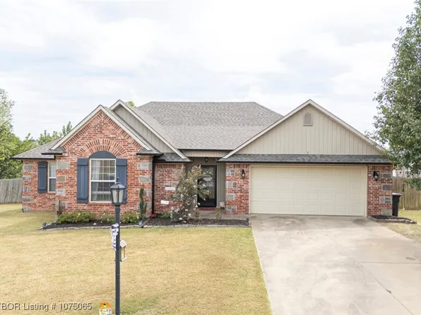 1207 Bur Pl, Alma, AR 72921