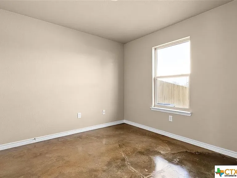 504 Raymond St #B — Photo 9