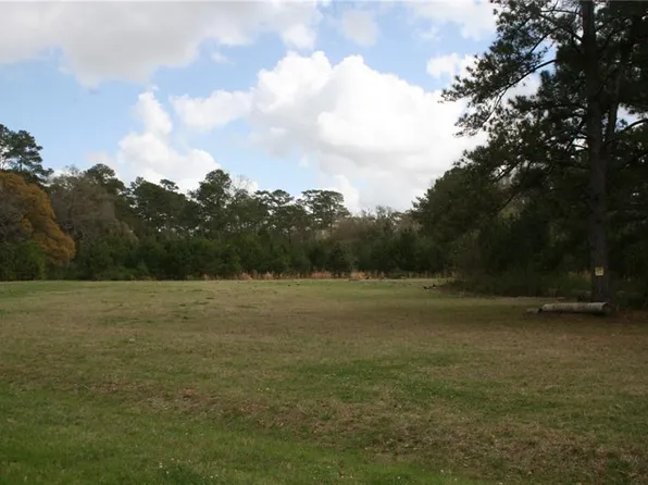 21133 Little John Dr, Covington, LA 70433