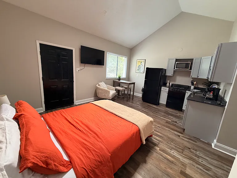 3814 Memorial Blvd #2 — Photo 9