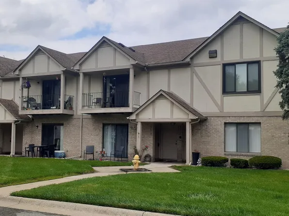 38519 Wellington Dr, Clinton Township, MI 48036