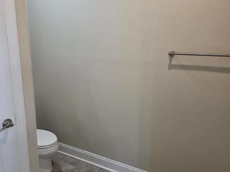 325 S Pointe Dr #B — Photo 13