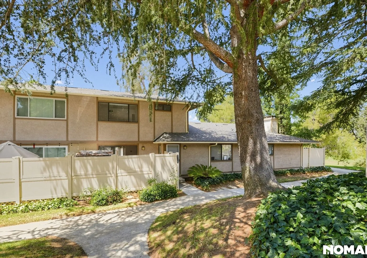 An Agoura Hills condo — Photo 4