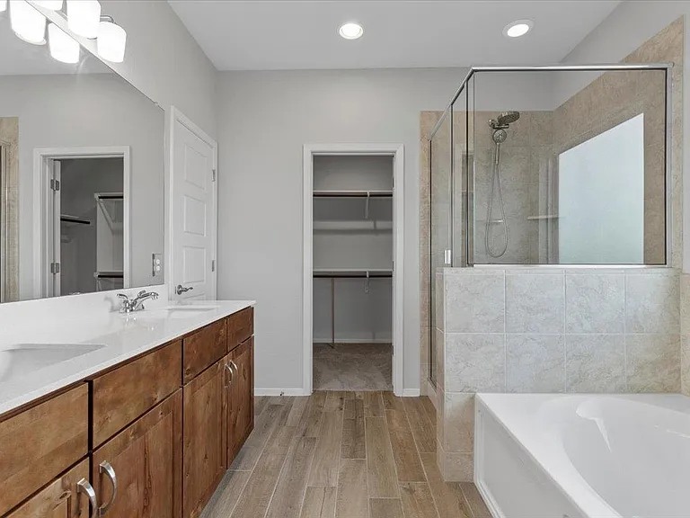261 Hortus Dr — Photo 23