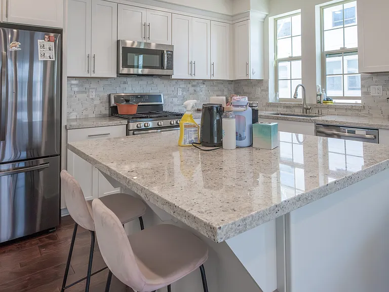 8583 Leeward Way — Photo 2