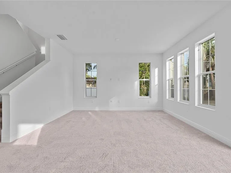 1156 37th Ave NE — Photo 11