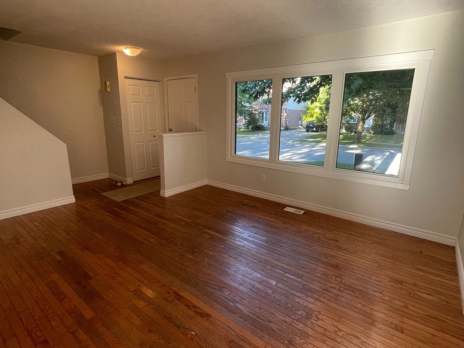 3 bed, $2,350 — Photo 2