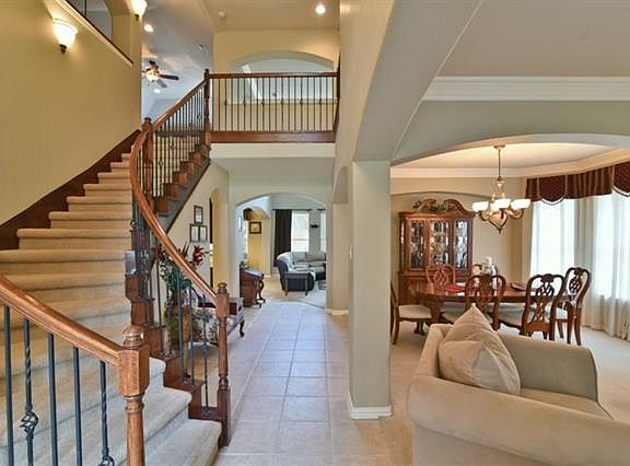 3rd image of 2224 Walnut Manor Dr