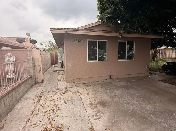 8570 Via Norte Dr, Riverside, CA 92503
