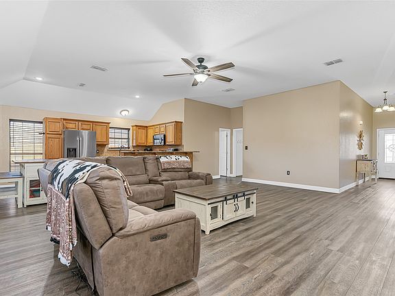 5th image of 803 Green St