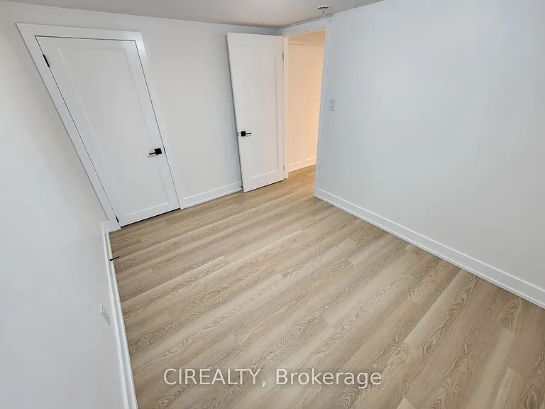 31 Bailey Cres #LOWER — Photo 18