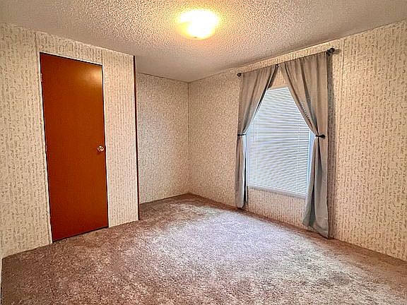 4th image of 48 McCastle Ln
