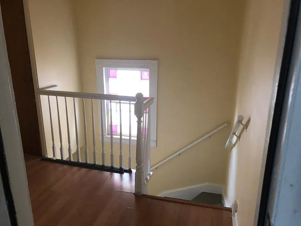 Primary Photo - 445 Poplar St #2