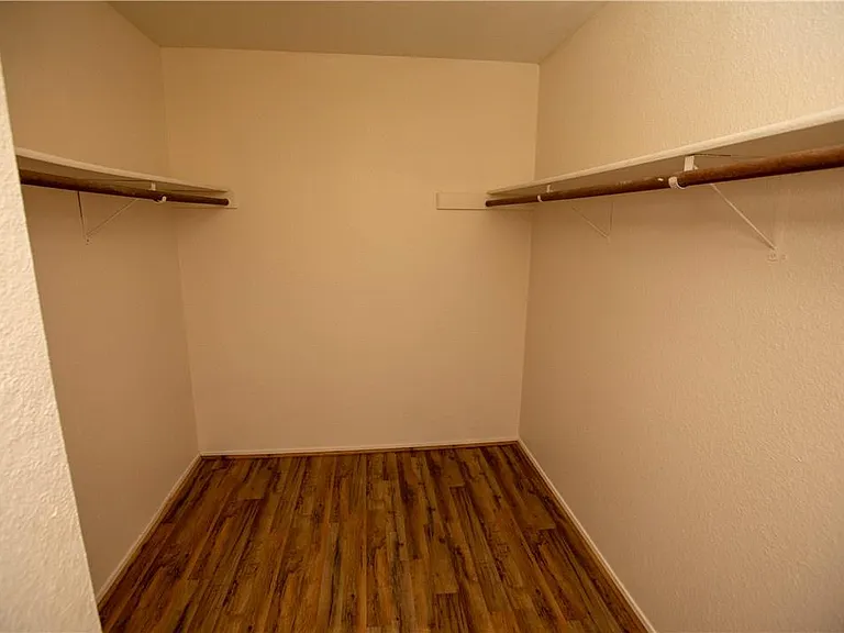 4913 Wing Rd — Photo 14
