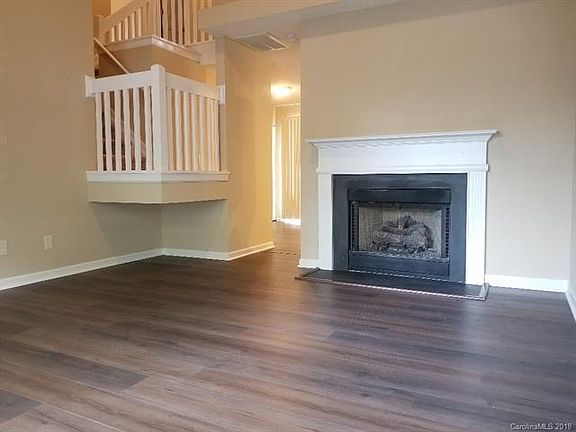 5th image of 620 Emerald Cove Dr