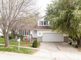 1711 Hamer Dr NW, Cedar Rapids, IA 52405