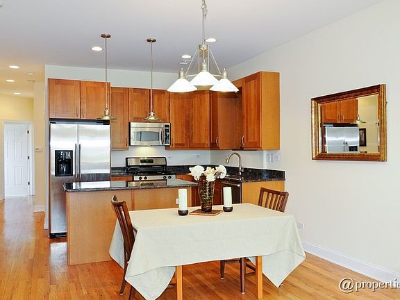 995|=|Dining Area Kitchen