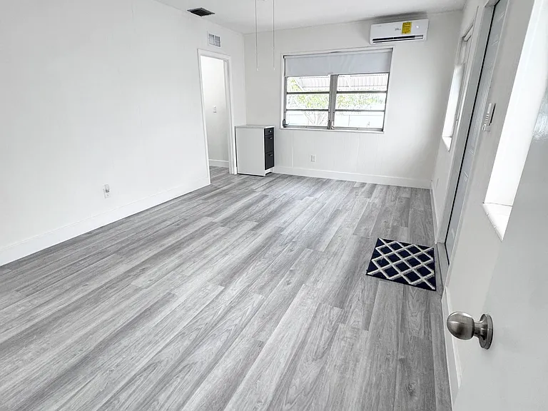 1030 Superior St #2 — Photo 3