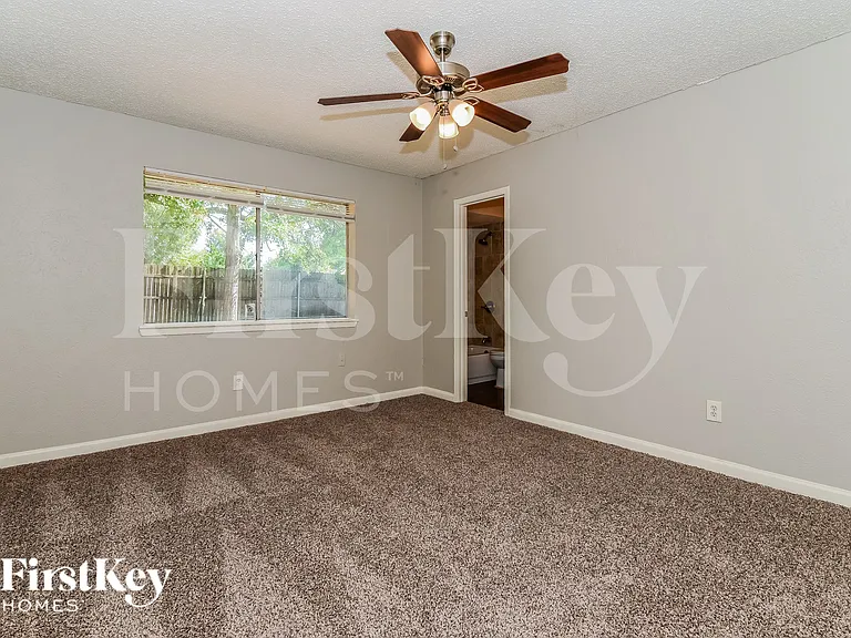 1418 Eagle Pass Dr — Photo 10