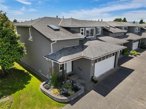 10072 3rd St #1, Sidney, BC V8L 3B3
