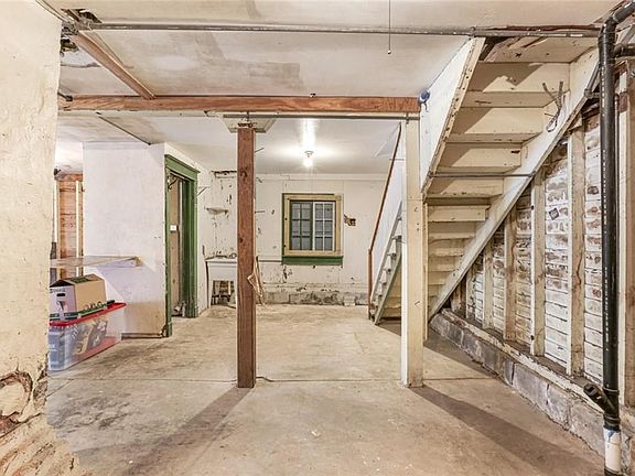 4th image of 4805 Iberville St