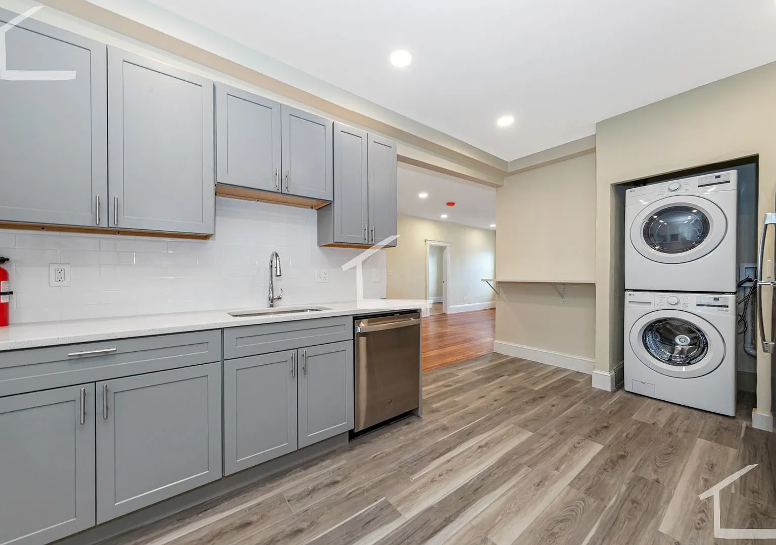 3 Bed 1 Bath in Brighton - Close to Oak Square — Photo 4