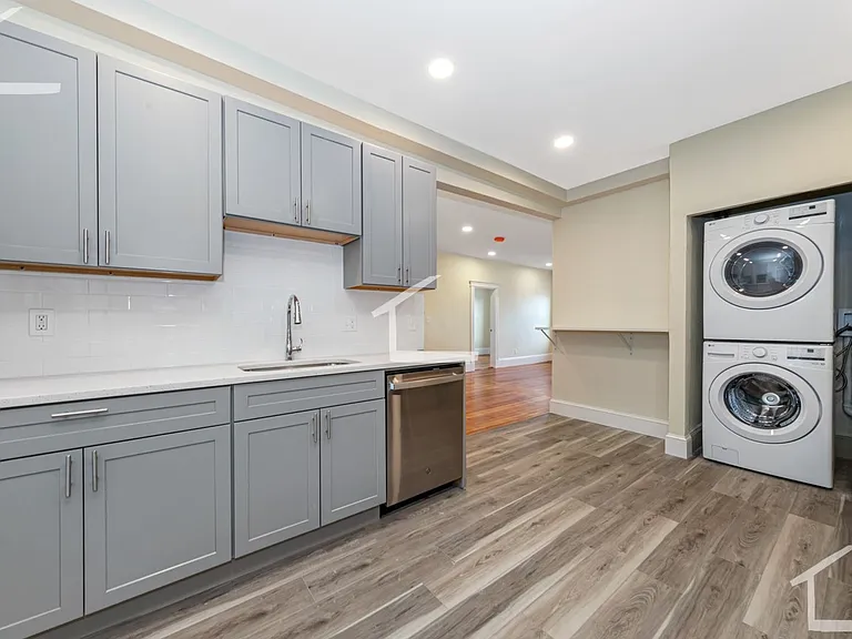 44 Brackett St #3 — Photo 13