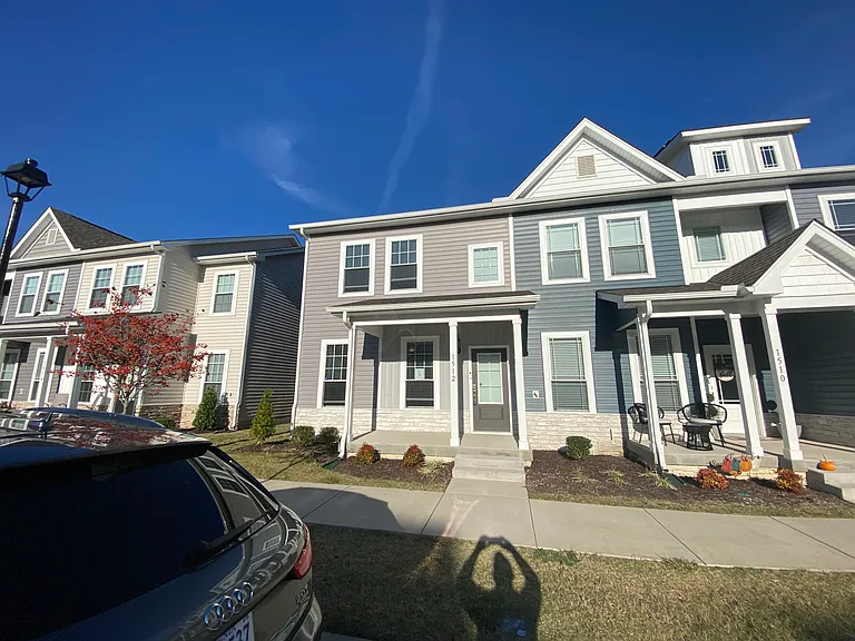 1512 Auckland Ct — Photo 2