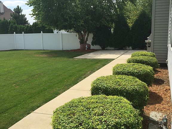4th image of 230 E Bethel Dr