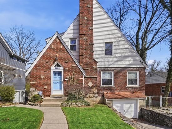 3314 S Woodmont Ave, Cincinnati, OH 45213