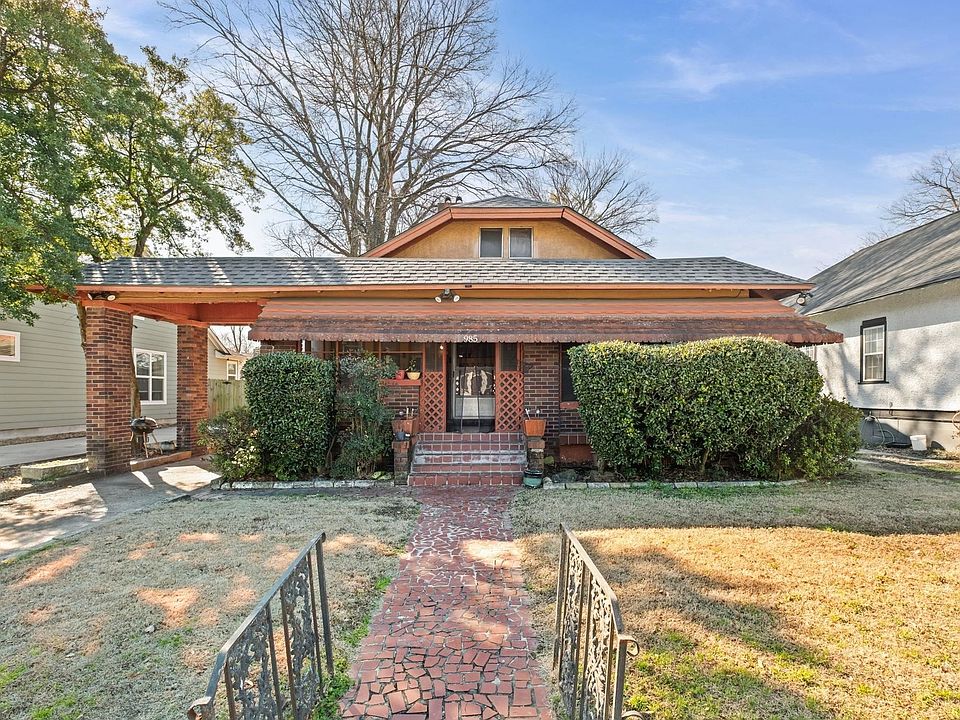 1st image of 985 Forrest Ave