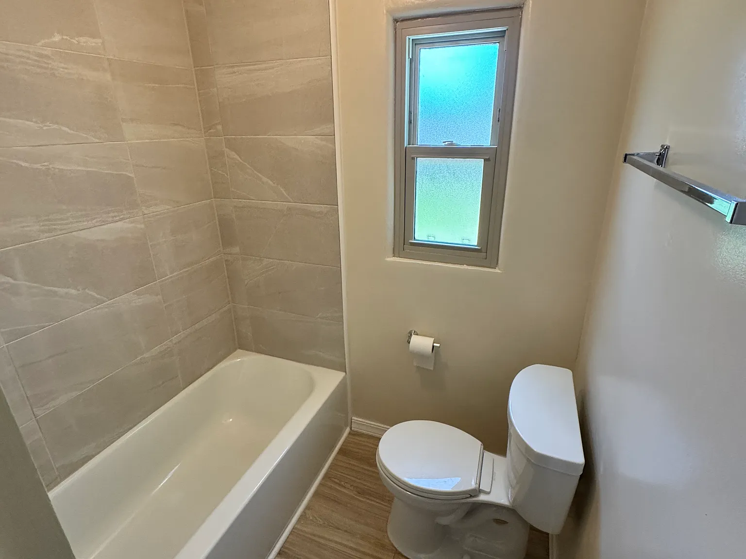 3 bed, 1066 sqft, $2,200 — Photo 1