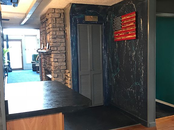 Walkway to Bath/Bed/Den