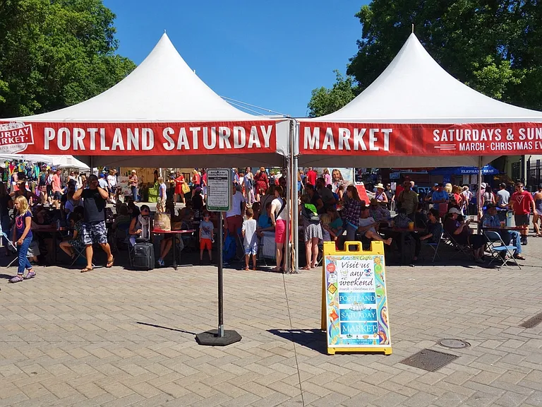 38 Davis Market