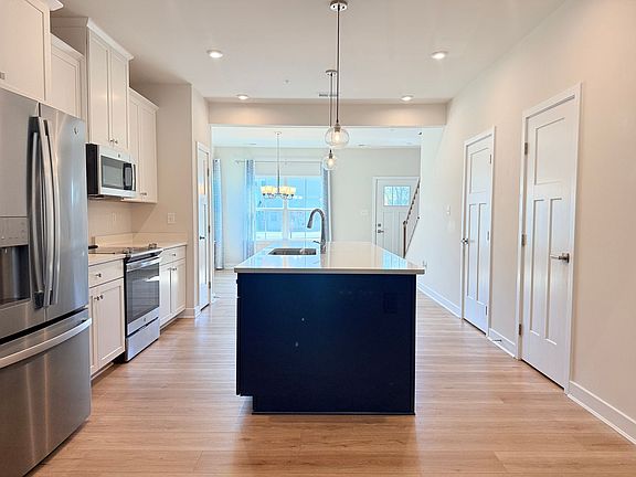 4th image of 11020 Augusta Ln #3