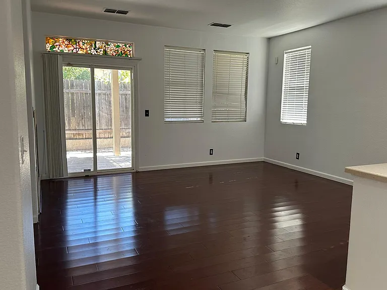 2230 Gibralter Ln — Photo 5