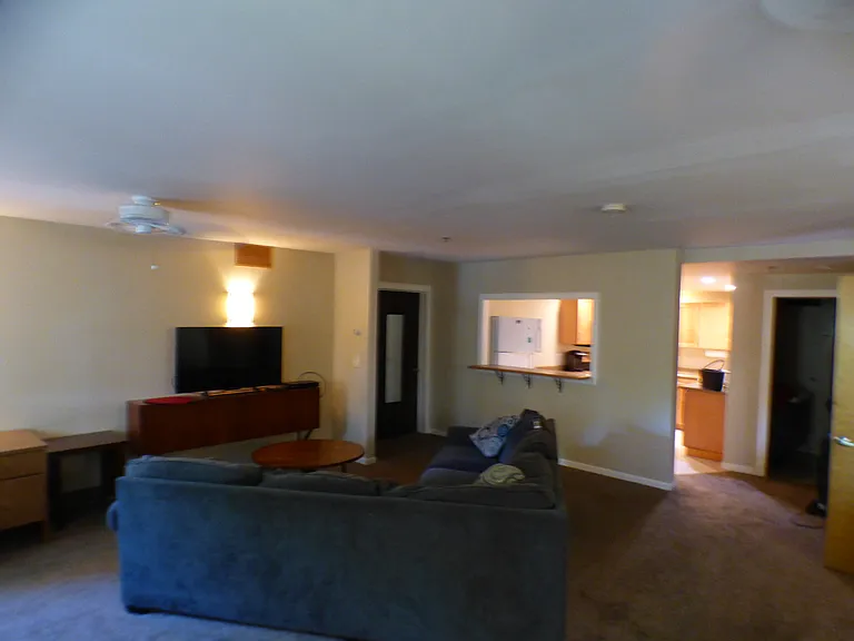 215 Benmont Ave — Photo 15