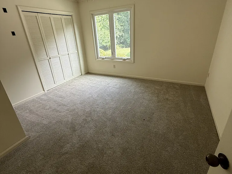 1409 Chestnut Dr #E — Photo 4