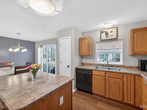 3rd image of 391 Montclair Tower Dr