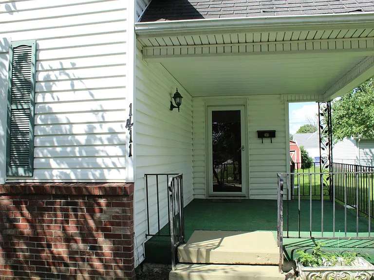 1411 S Webster St — Photo 10