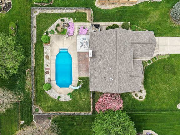5th image of 1275 Rosewood Ln