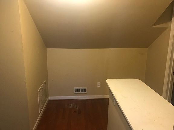2nd image of 504 Louisa Ave APT 4