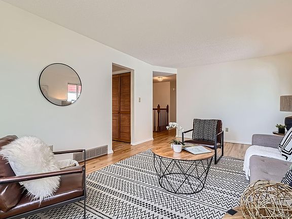 5th image of 8122 W Woodard Drive
