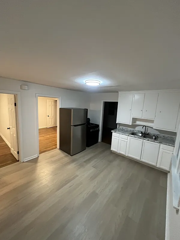 2 bed, 1.0 bath, 816 sqft, $950 — Photo 1