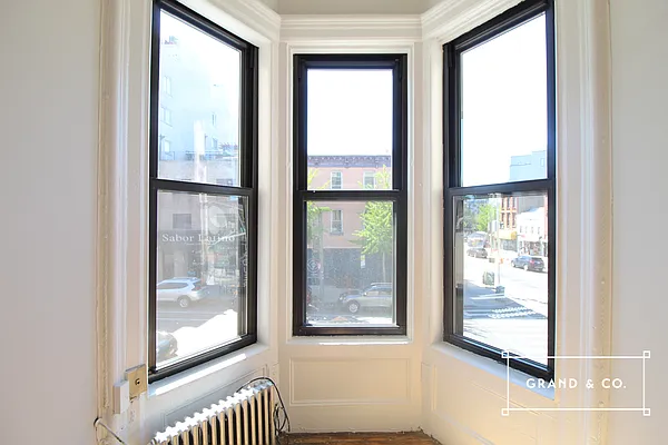 Rented by Grand & Co. | media 38