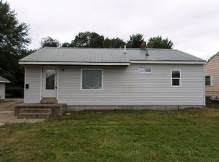 810 Sumner St, Waterloo, IA 50703