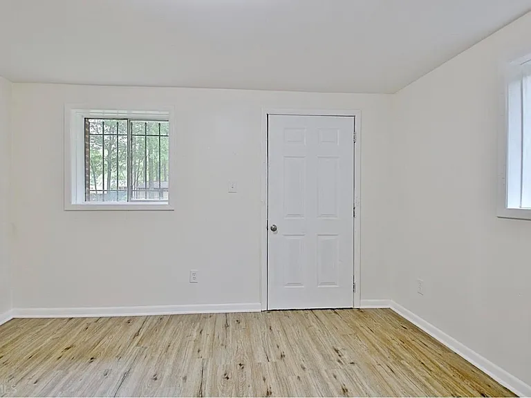 745 Anderson Dr — Photo 30