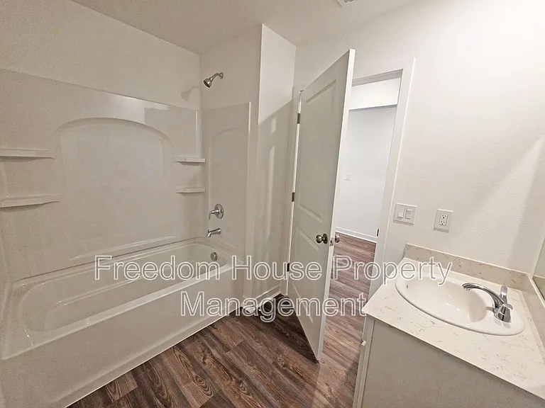 660 E Huyana Wind Dr — Photo 15