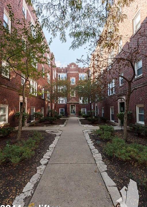 1st image of 3244 N Clifton Ave #1428